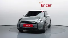 2022 Mini Cooper Classic, серо-серебристый — фото 3