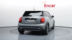 2022 Mini Cooper Classic, серо-серебристый — фото 4