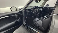 2022 Mini Cooper Classic, серо-серебристый — фото 10