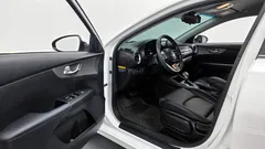 2021 Kia K3 Standard LED Pack, белый — фото 11