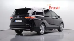 2023 Toyota Sienna 2.5 Hybrid 2WD, чёрный — фото 2