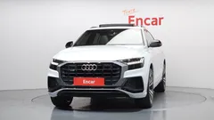 2023 Audi Q8 55 TFSI Quattro Premium, белый — фото 3
