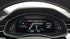 2023 Audi Q8 55 TFSI Quattro Premium, белый — фото 8