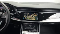 2023 Audi Q8 55 TFSI Quattro Premium, белый — фото 14