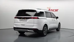 2022 Kia Carnival Diesel 9-Seater Prestige — фото 2