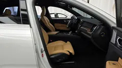 2022 Volvo XC60 B5 Inscription, белый — фото 11