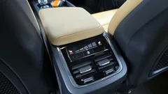 2022 Volvo XC60 B5 Inscription, белый — фото 17