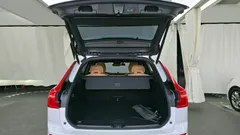 2022 Volvo XC60 B5 Inscription, белый — фото 20