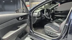 2022 Kia K3 1.6 Turbo GT 5Door — фото 11