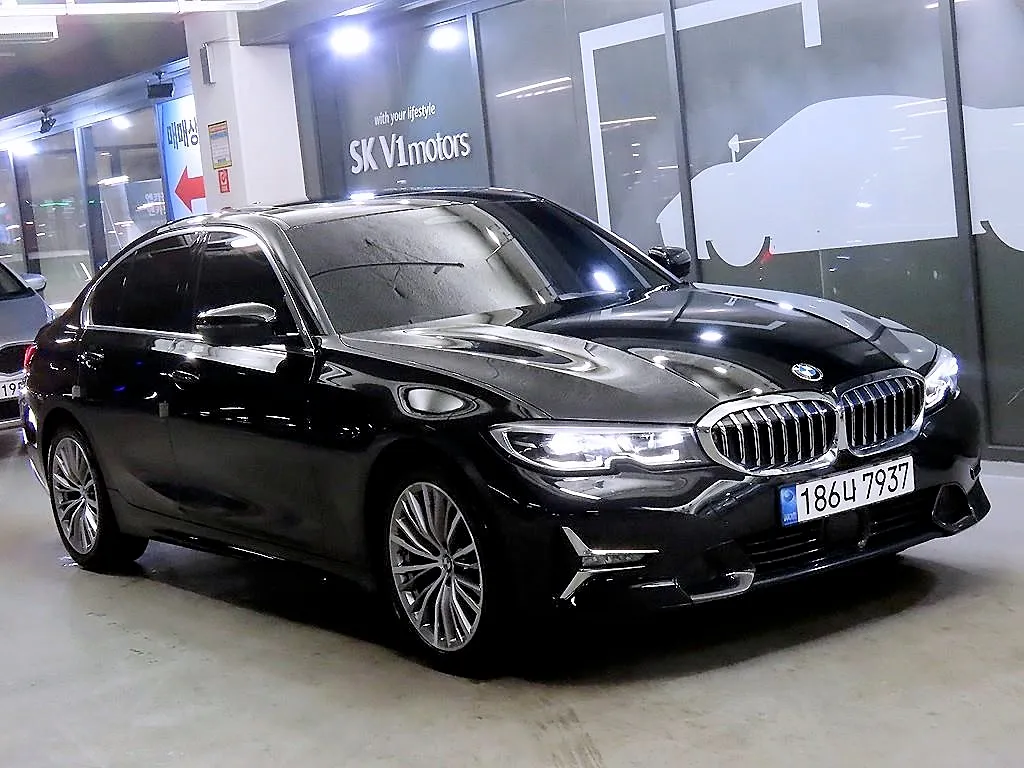 2022 BMW 3-Series 320i Luxury