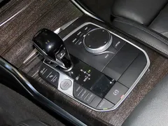 2022 BMW 3-Series 320i Luxury — фото 16