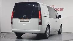2022 Hyundai Staria Cargo 5-Seater — фото 2