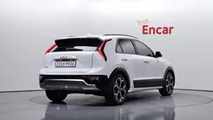 2023 Kia Niro Signature — фото 2