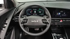 2023 Kia Niro Signature — фото 13