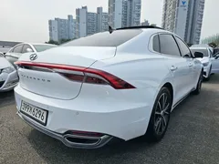 2023 Hyundai Grandeur 3.0 LPi Rent Car — фото 3