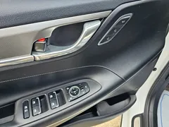 2023 Hyundai Grandeur 3.0 LPi Rent Car — фото 16