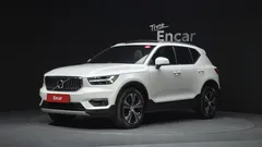 2022 Volvo XC40 B4 Inscription — фото 1
