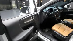 2022 Volvo XC40 B4 Inscription — фото 11