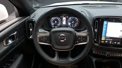 2022 Volvo XC40 B4 Inscription — фото 13
