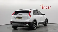 2022 Kia Niro Signature, белый — фото 2
