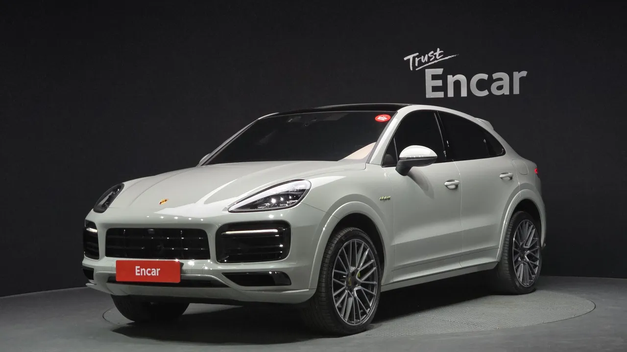2023 Porsche Cayenne 3.0 E-HYBRID COUPE PLATINUM EDITION