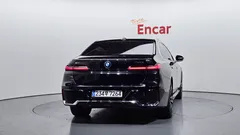 2023 BMW 7-Series 750e xDrive M Sport — фото 4