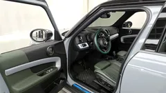 2023 Mini Countryman ALL4 Untamed Edition, светло-серебристый — фото 10
