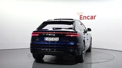 2022 Audi Q8 55 TFSI Quattro Premium — фото 4