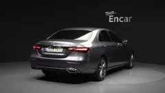 2022 Mercedes-Benz E-Class E350 4MATIC Avantgarde — фото 2