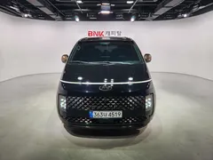 2023 Hyundai Staria Lounge 9-Seater — фото 2