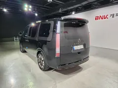 2023 Hyundai Staria Lounge 9-Seater — фото 4