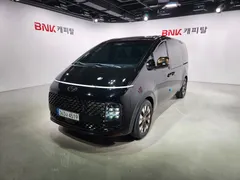 2023 Hyundai Staria Lounge 9-Seater — фото 12