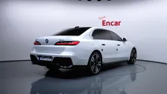 2023 BMW 7-Series 750e xDrive M Sport, белый — фото 2