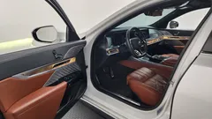 2023 BMW 7-Series 750e xDrive M Sport, белый — фото 10
