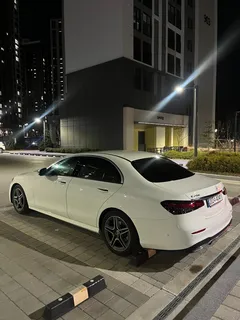 2023 Mercedes-Benz E-Class E250 AMG Line, белый — фото 5