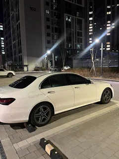 2023 Mercedes-Benz E-Class E250 AMG Line, белый — фото 14
