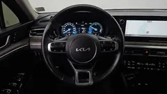 2023 Kia K5 Signature, синий — фото 14