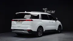 2023 Kia Carnival Diesel 11-Seater Prestige — фото 2