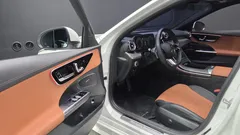 2023 Mercedes-Benz C-Class C300 4MATIC AMG Line, белый — фото 10