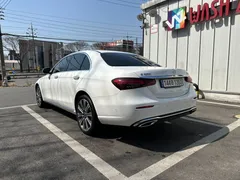 2023 Mercedes-Benz E-Class E350 4MATIC Exclusive — фото 3