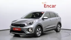2022 Kia Niro 1.6 HEV, серебристый — фото 1