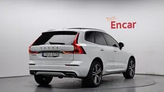 2021 Volvo XC60 T8 R-Design, белый — фото 2