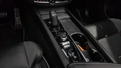 2021 Volvo XC60 T8 R-Design, белый — фото 9