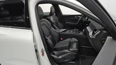 2021 Volvo XC60 T8 R-Design, белый — фото 10