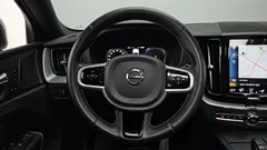 2021 Volvo XC60 T8 R-Design, белый — фото 13