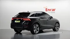 2023 Audi Q8 55 TFSI Quattro Premium, чёрный — фото 2