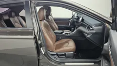 2022 Toyota Camry 2.5 LE Hybrid, 연금색 — фото 10