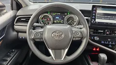 2022 Toyota Camry 2.5 LE Hybrid, 연금색 — фото 13