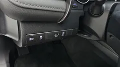2022 Toyota Camry 2.5 LE Hybrid, 연금색 — фото 17