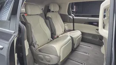 2021 Kia Canival Diesel 7-Seater Signature, серый — фото 12
